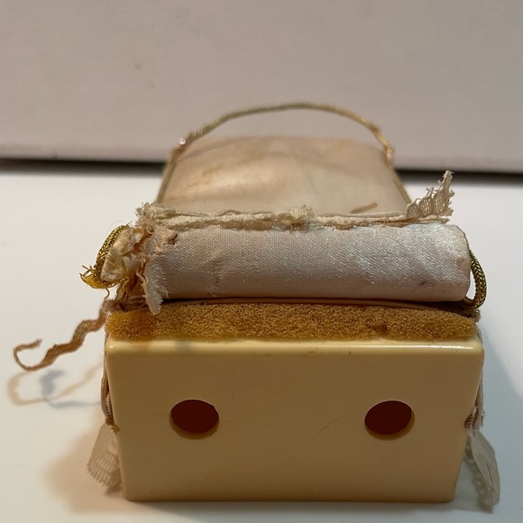 Vintage Ideal Petite Princess Fantasy  Dollhouse bed Furniture - Picture 2 of 6